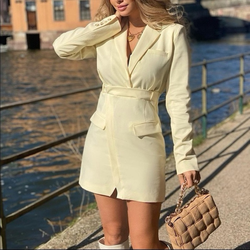 Zara cream blazer dress blogger favorite Chic